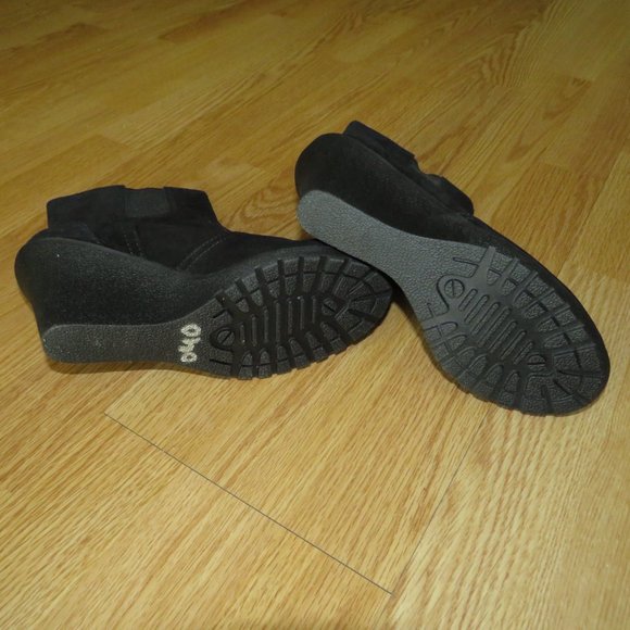 New Women’s White Mountain Black Suede Leather Wedge Fashion Ankle Boots 6.5 M - Picture 10 of 13